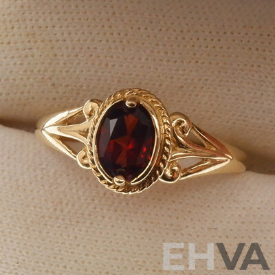 9ct Vintage Style Garnet Ring, Size Q, 2.54 Grams