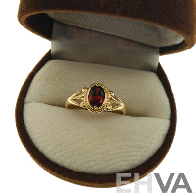 9ct Vintage Style Garnet Ring, Size Q, 2.54 Grams