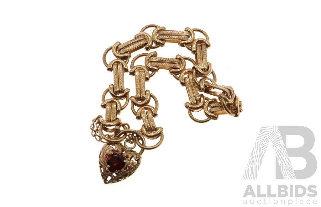 9ct Gate Style Bracelet with Garnet Set Heart Shaped Padlock, 18cm, 15.68 Grams