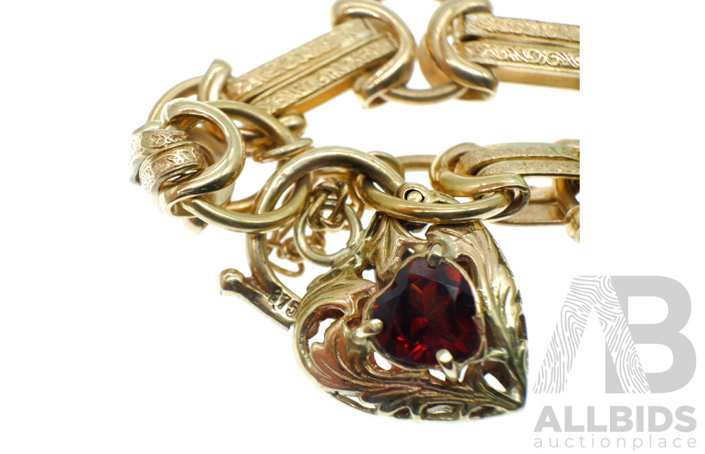 9ct Gate Style Bracelet with Garnet Set Heart Shaped Padlock, 18cm, 15.68 Grams