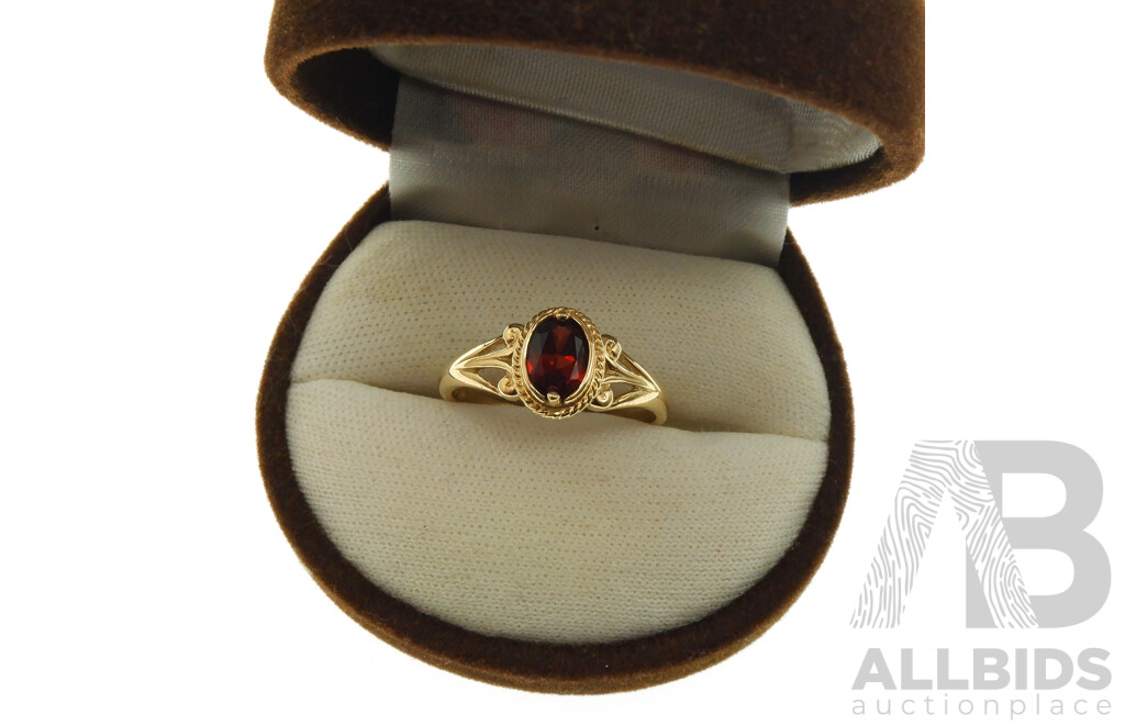 9ct Vintage Style Garnet Ring, Size Q, 2.54 Grams