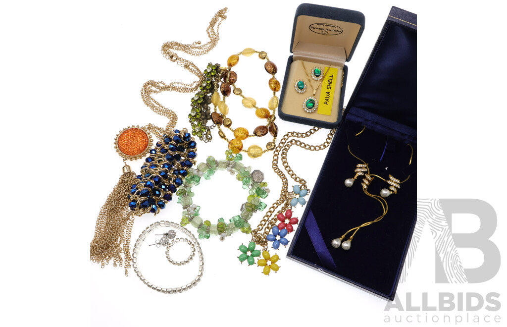 Collection of Vintage Costume Jewellery Items Including Paua Shell Pendant & Earrings Set & Antica Murrina Venezia Murano Glass