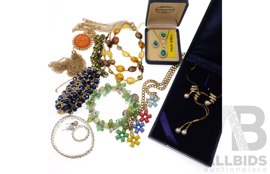 Collection of Vintage Costume Jewellery Items Including Paua Shell Pendant & Earrings Set & Antica Murrina Venezia Murano Glass