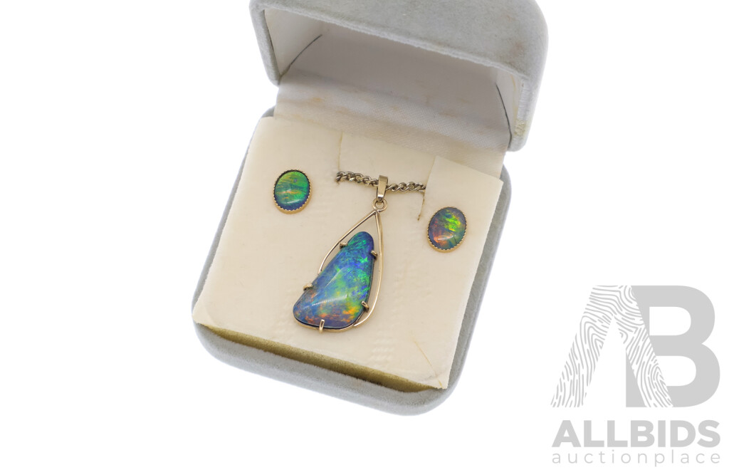 Gold Tone Sterling Silver Opal Triplet Pendant on SS Chain with Gold Tone Sterling Silver Opal Triplet Stud Earrings, 10.01 Grams