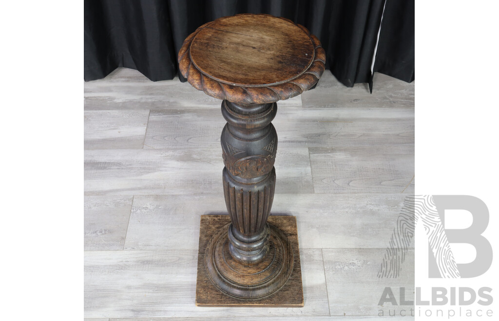 Carved Art Deco Turned Plinth