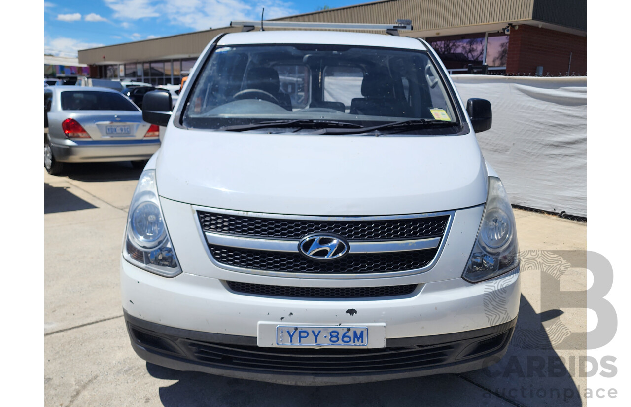 10/2013 Hyundai Iload  TQ MY13 4d Van White 2.5L