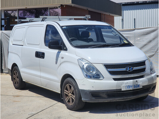 10/2013 Hyundai Iload  TQ MY13 4d Van White 2.5L