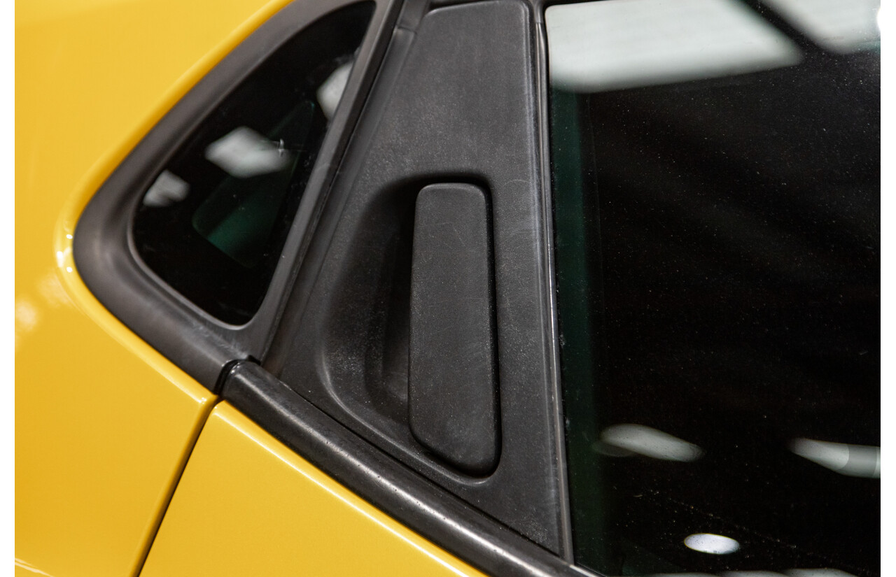 9/2015 Renault Clio RS 200 CUP X98 5d Hatchback Liquid Yellow Metallic Turbo 1.6L