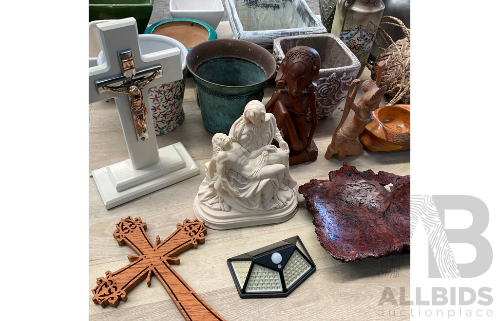 Assorted of Decorative Homeware and Pottery