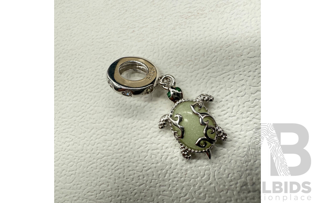 MICHAEL HILL S925 Turtle Necklace Pendant & S925 Silver Necklace Chains / Bracelet in Jewellery Box  - Lot of 5