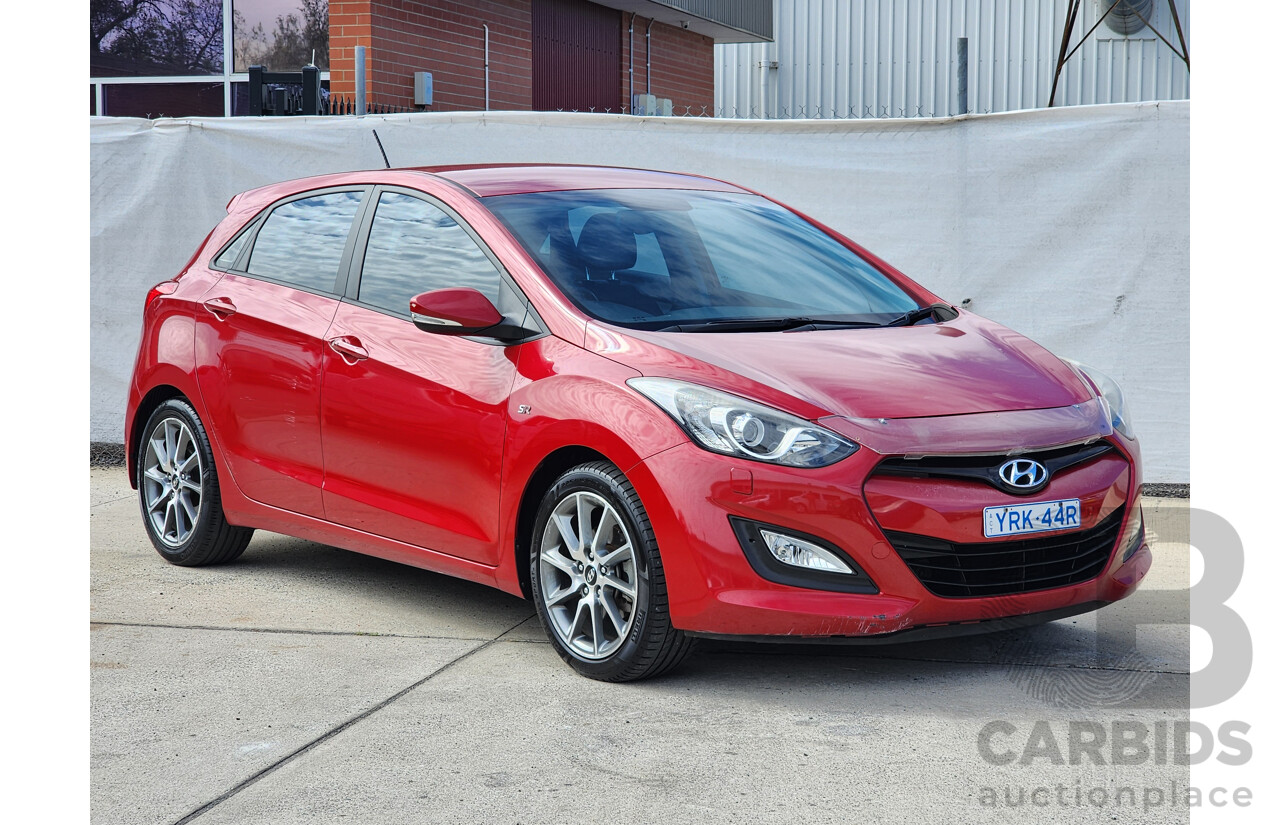 9/2013 Hyundai i30 SR GD MY14 5d Hatchback Red 2.0L