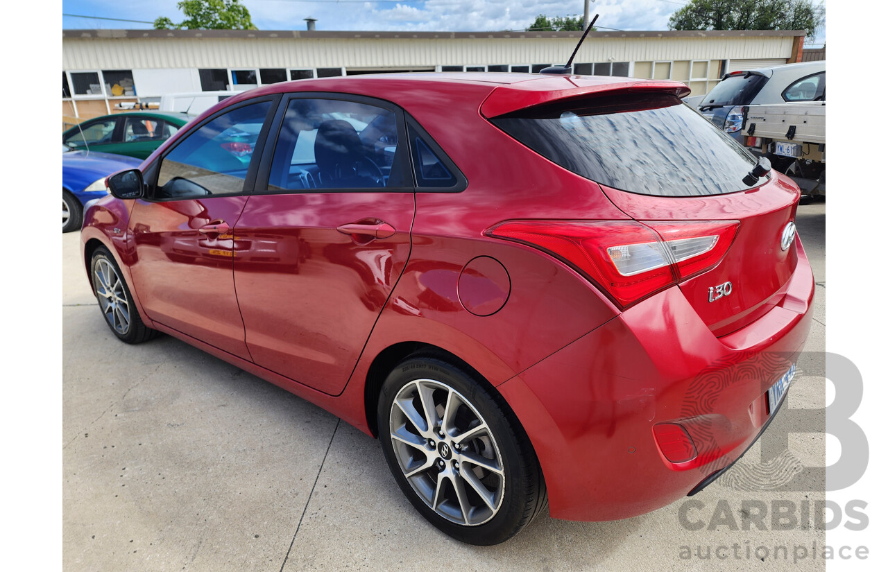 9/2013 Hyundai i30 SR GD MY14 5d Hatchback Red 2.0L