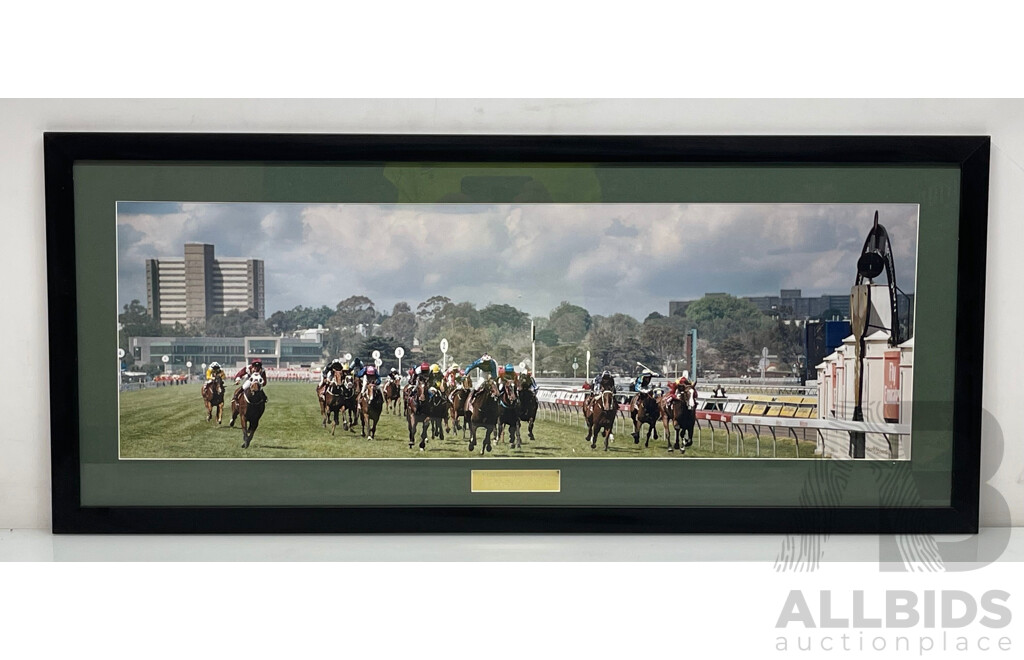 'A Champion Becomes a Legend' Makybe Diva Framed Limited Edition Print