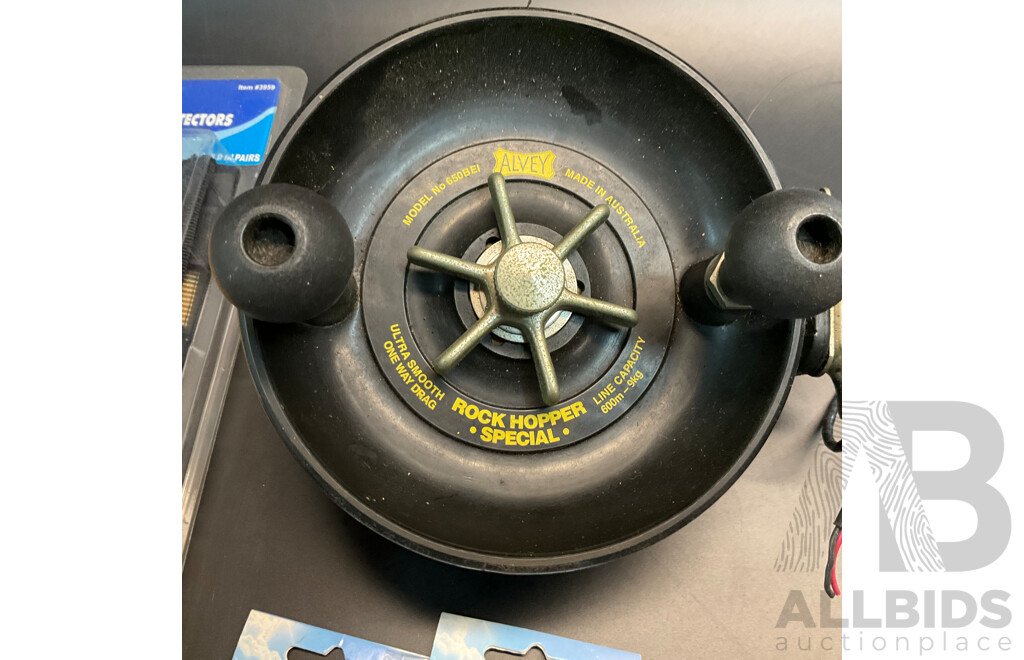 RITCHIE Sailing Compass & ALVEY Rock Hopper Reel 650BEI & Assorted of  Marine/Boat Accessories