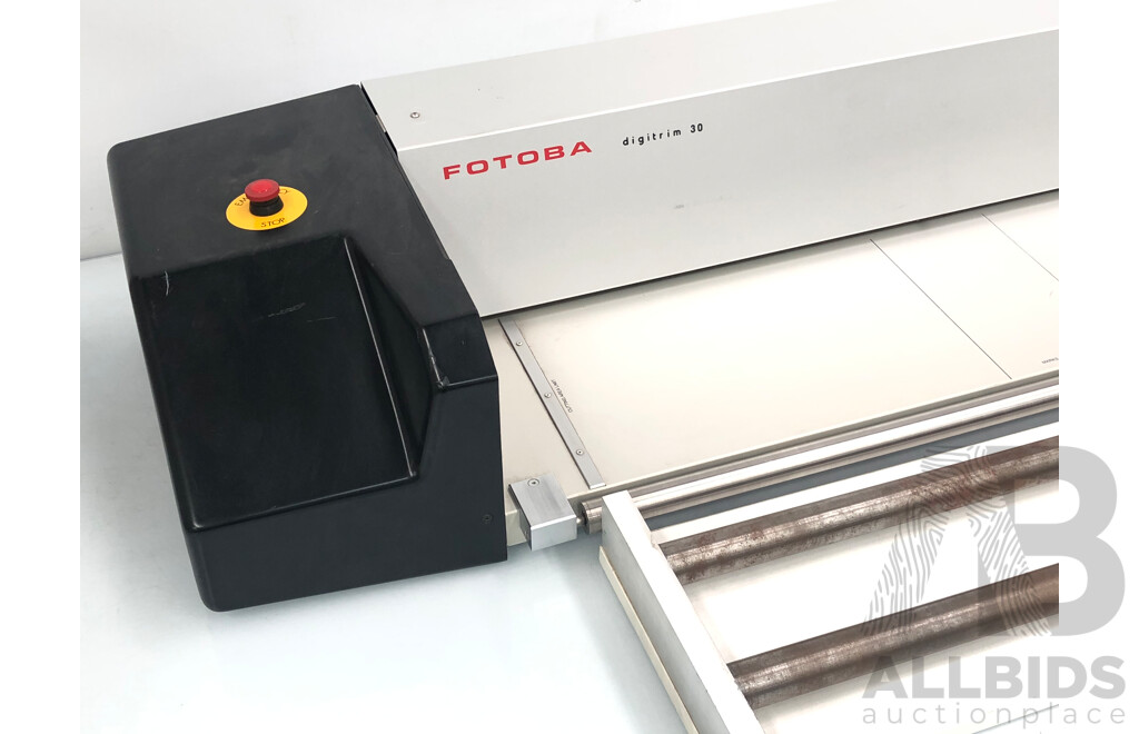 Fotoba Digitrim 30 X/Y Automatic Paper Cutter