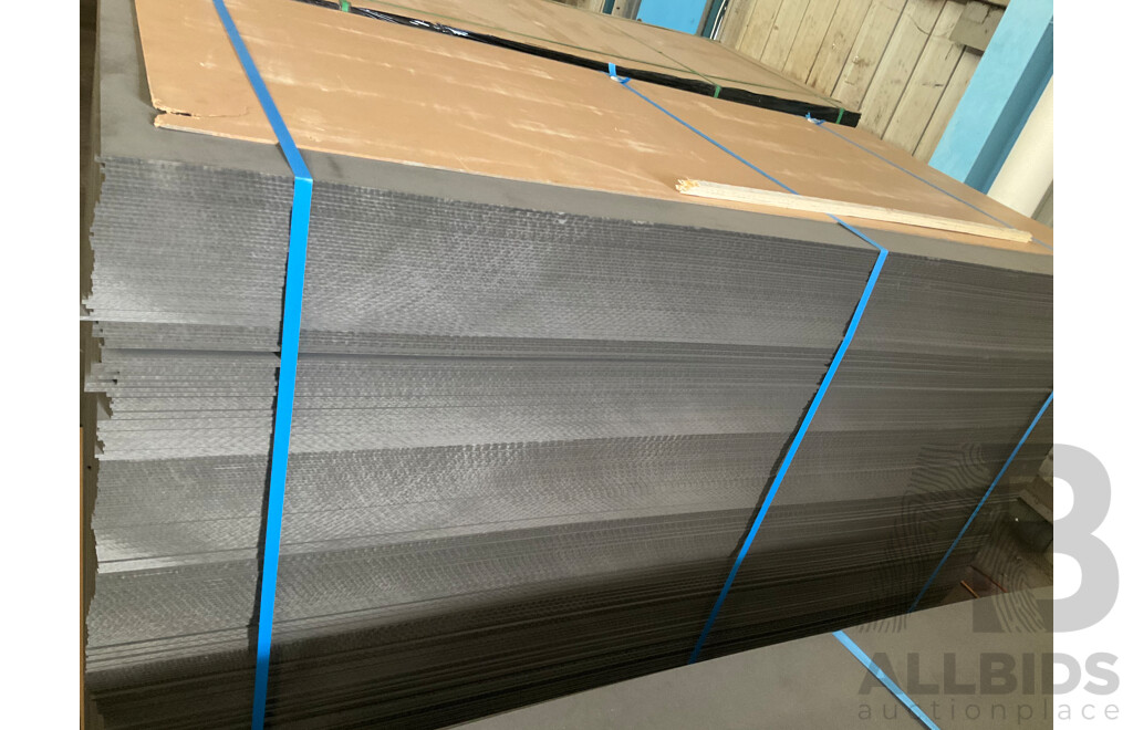 High Density Fiberboard (HDF) Sheeting 1 Pallet - 220 Sheets