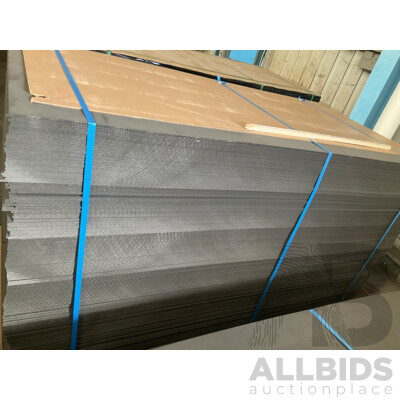 High Density Fiberboard (HDF) Sheeting 1 Pallet - 220 Sheets