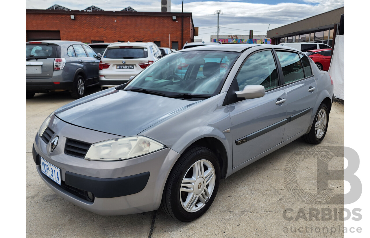 11/2005 Renault Megane Privilege  4d Sedan Silver 2.0L