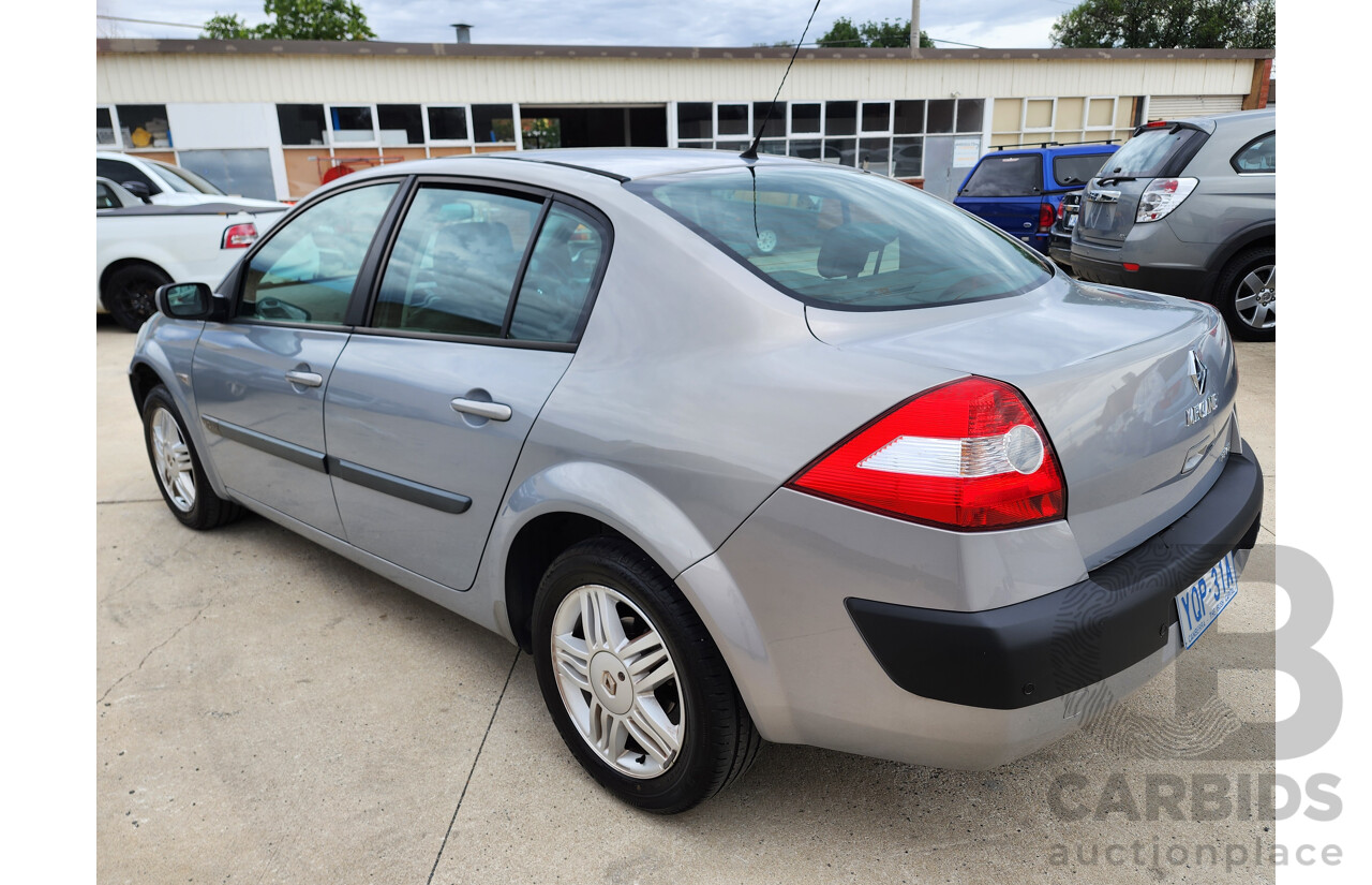 11/2005 Renault Megane Privilege  4d Sedan Silver 2.0L