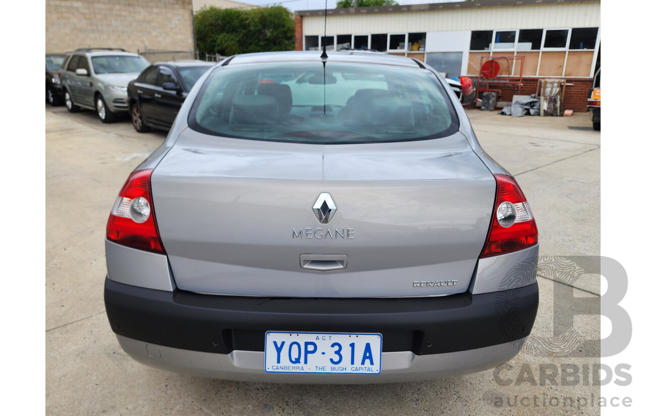 11/2005 Renault Megane Privilege  4d Sedan Silver 2.0L