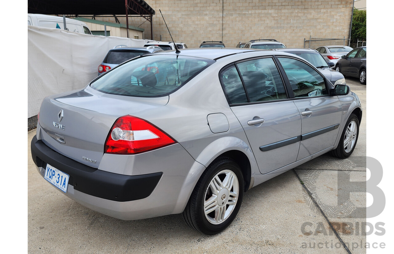 11/2005 Renault Megane Privilege  4d Sedan Silver 2.0L