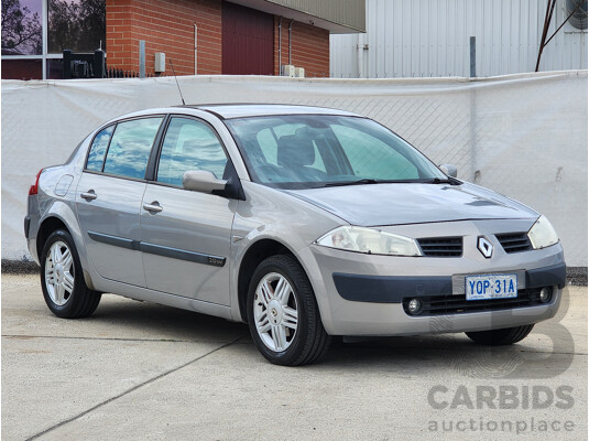 11/2005 Renault Megane Privilege  4d Sedan Silver 2.0L