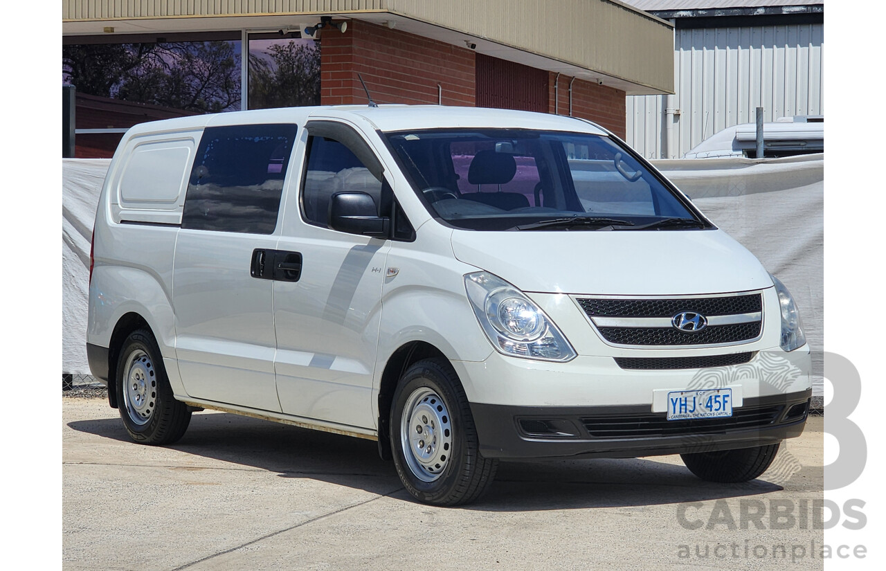 5/2010 Hyundai Iload CREW TQ 4d Van White 2.4L