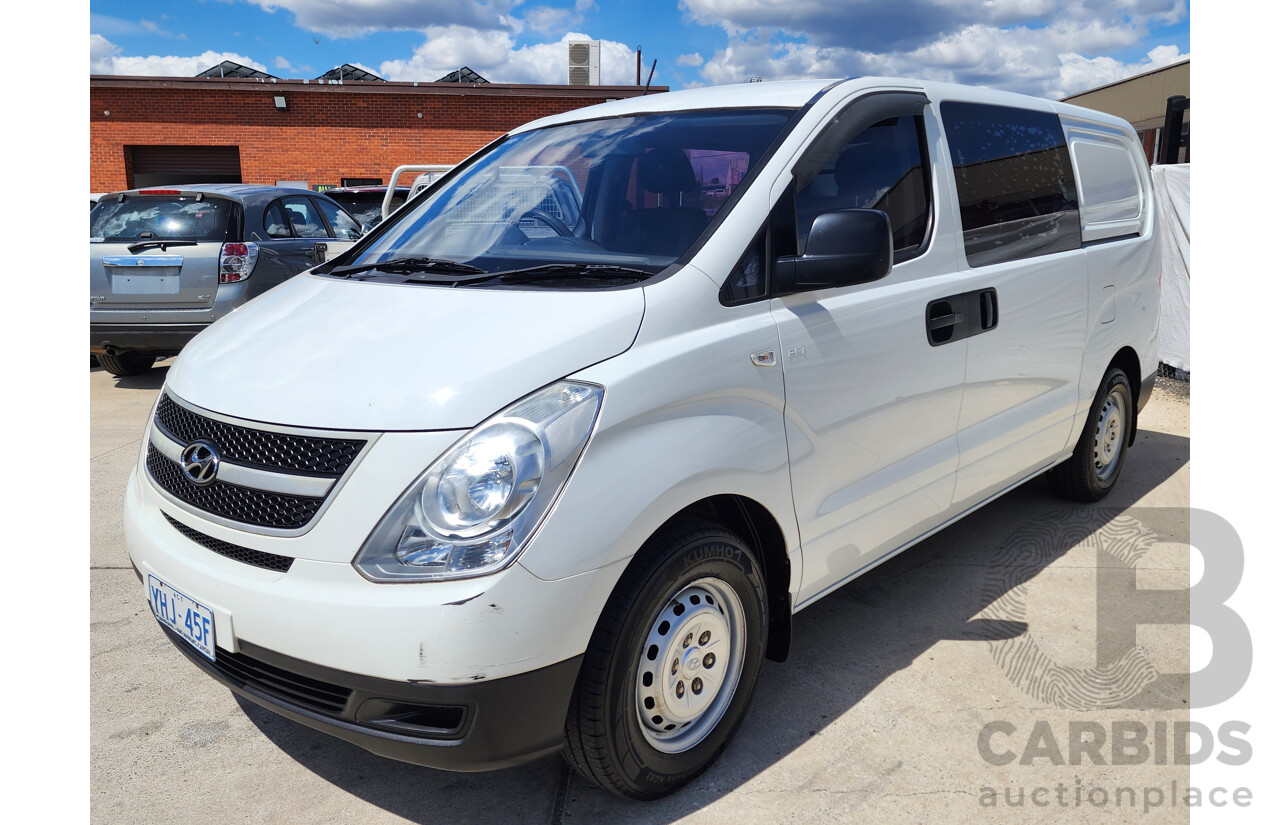 5/2010 Hyundai Iload CREW TQ 4d Van White 2.4L