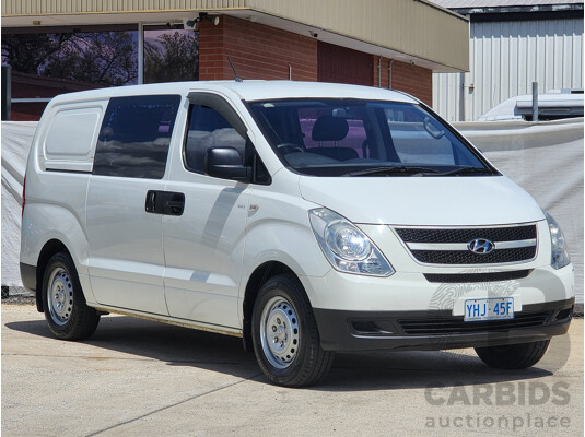 5/2010 Hyundai Iload CREW TQ 4d Van White 2.4L