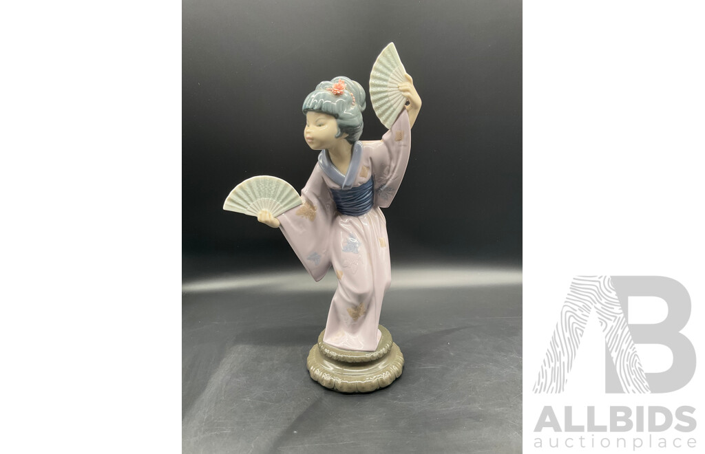 Spanish Lladro Hand Decorated Porcelain Japanese Child with Fans FIgure