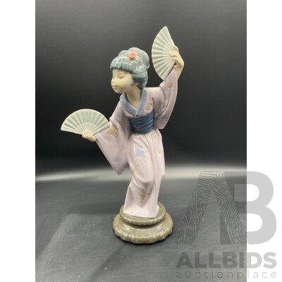 Spanish Lladro Hand Decorated Porcelain Japanese Child with Fans FIgure