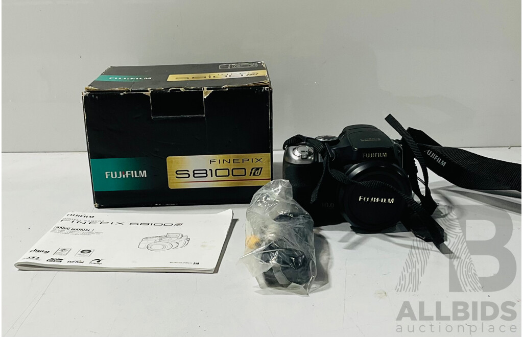 Fujifilm Finepix S8100 Digital Camera in Original Box with Instruction Manual