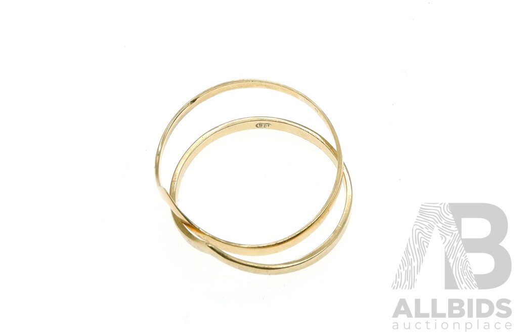 9ct (2) Fitted V Shaped Yellow Gold Flat Profile Rings, Size Q, 1.80 Grams