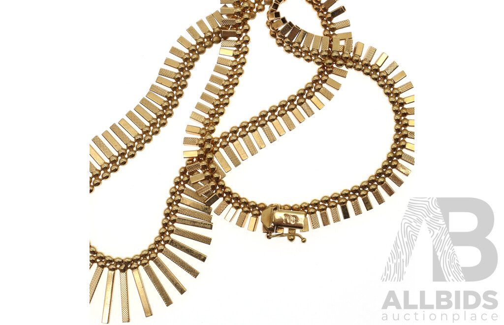 9ct Cleopatra Style Fringed Necklace, 40cm, 26.85 Grams