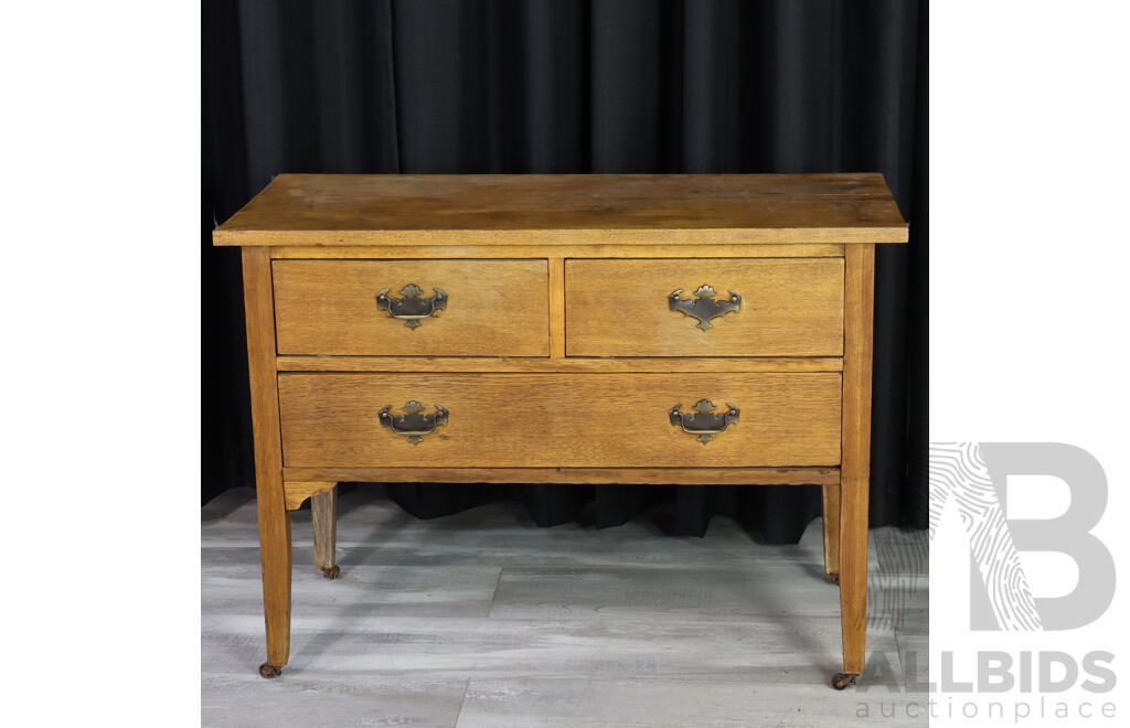 Oak Elevated Chest of Drawers