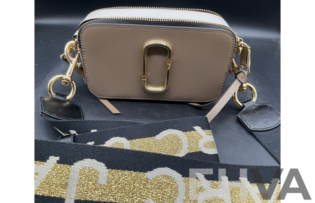 Marc jacobs sling bag snapshot 2025