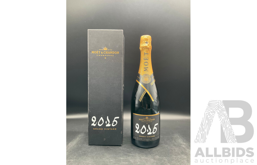 750ml Moët & Chandon Grand Champagne Vintage Extra Brut Gift Boxed