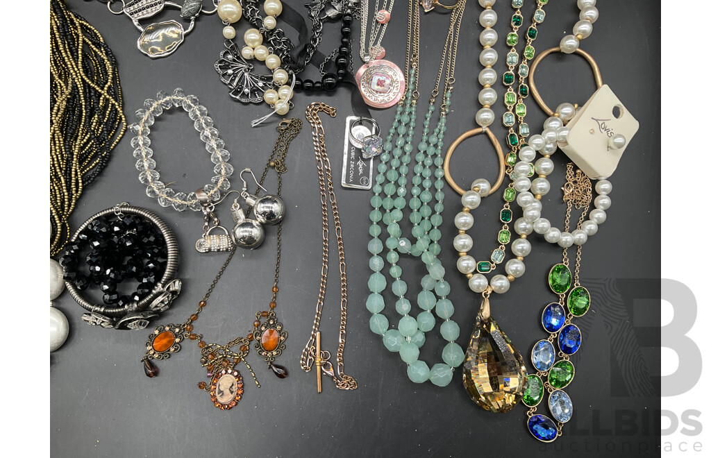 Costume Jewellery Collection Including Necklaces, Rings and Bracelets - Lot of 23