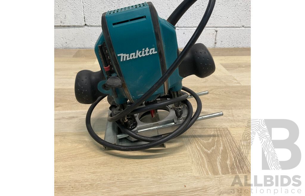 Makita 9.5mm Plunge Router RP0900 - ORP $289