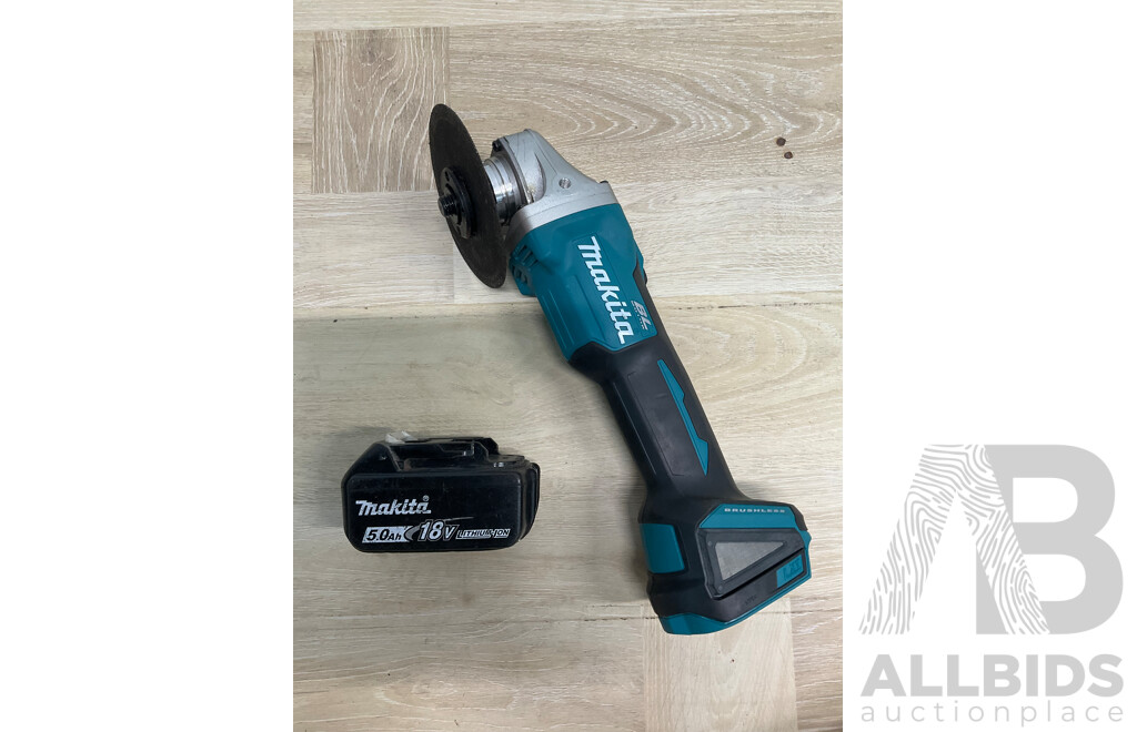 Makita 18V Brushless Slide Switch Angle Grinder DGA504 and 5.0Ah 18V Battery