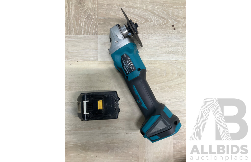 Makita 18V Brushless Slide Switch Angle Grinder DGA504 and 5.0Ah 18V Battery