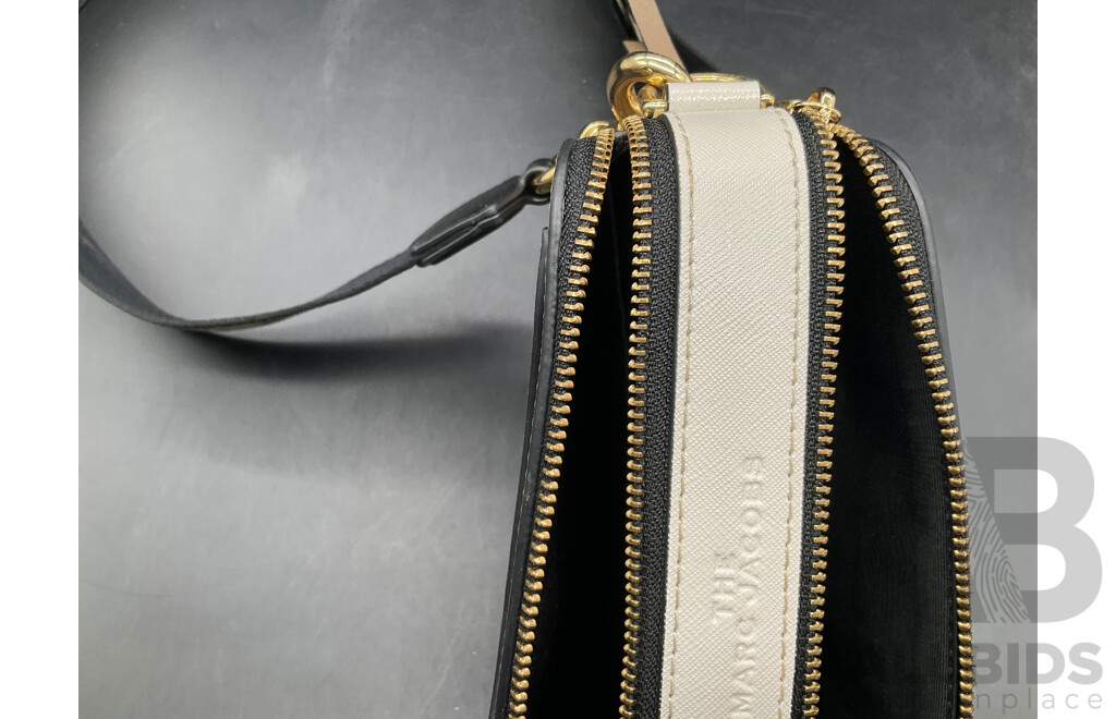 MARC JACOBS Snapshot Camera Sling Bag