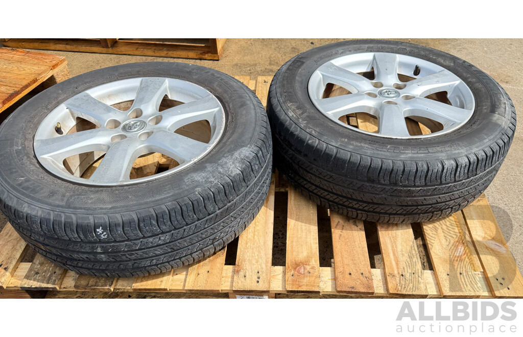 Assorted of Tyres Include GOODYEAR,MICHELIN 225/65R17 & DUNLOP,BRIDGESTONE 7.50 R16- Lot of 10