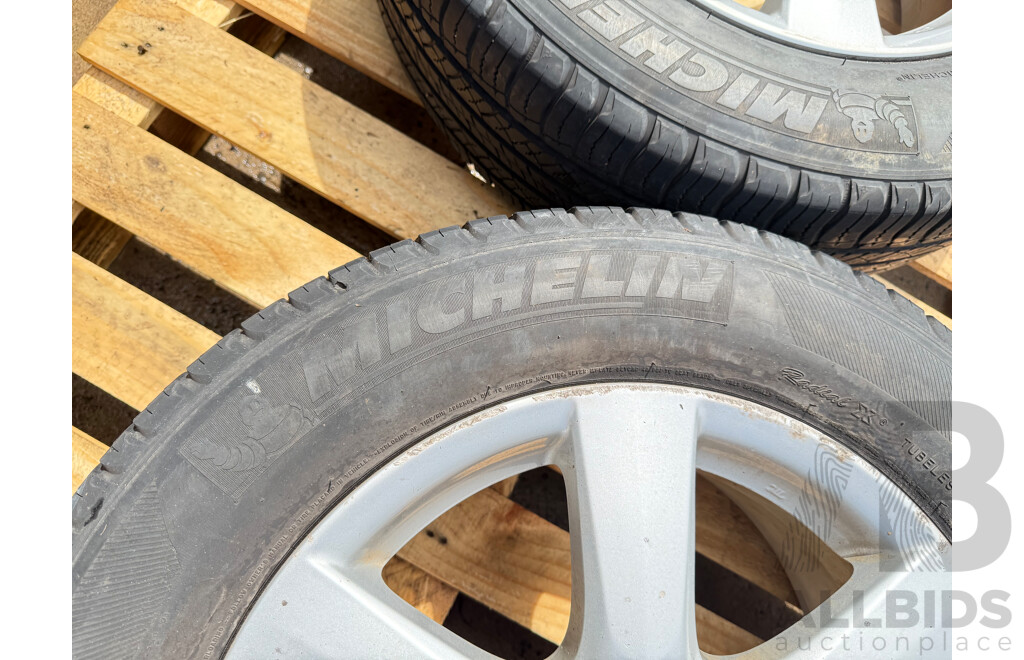 Assorted of Tyres Include GOODYEAR,MICHELIN 225/65R17 & DUNLOP,BRIDGESTONE 7.50 R16- Lot of 10