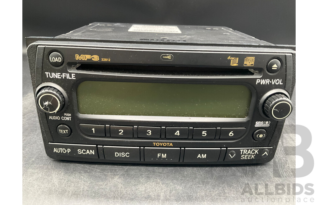 TOYOTA Radio CD Player and TOMTOM GPS Sat Nav (Model: 4FA60) - Lot of 2