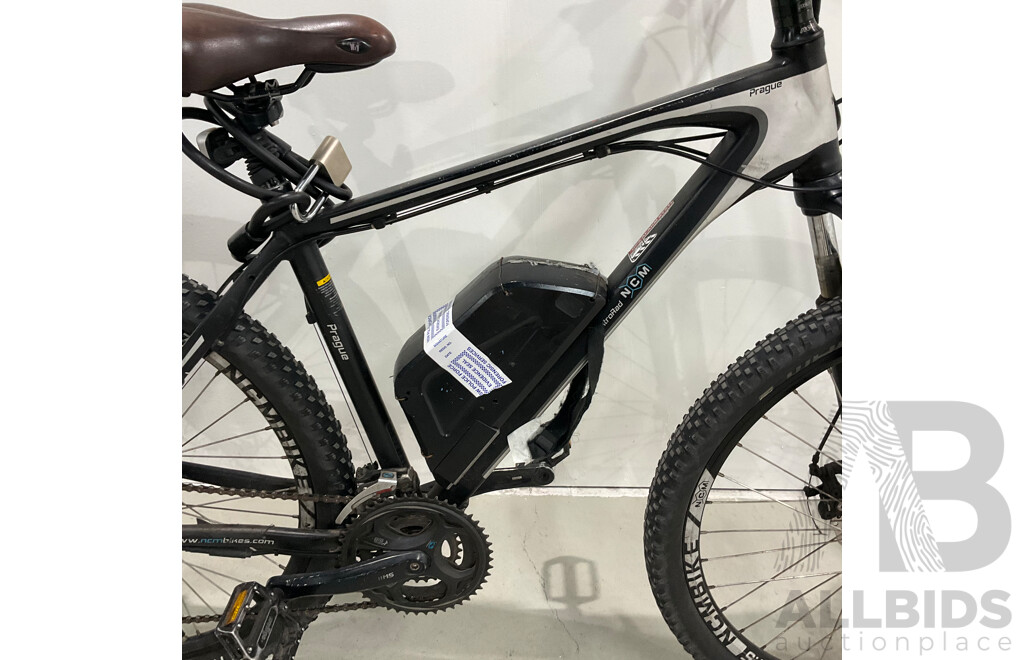 NCM Prague E-Bike (44cm Frame)