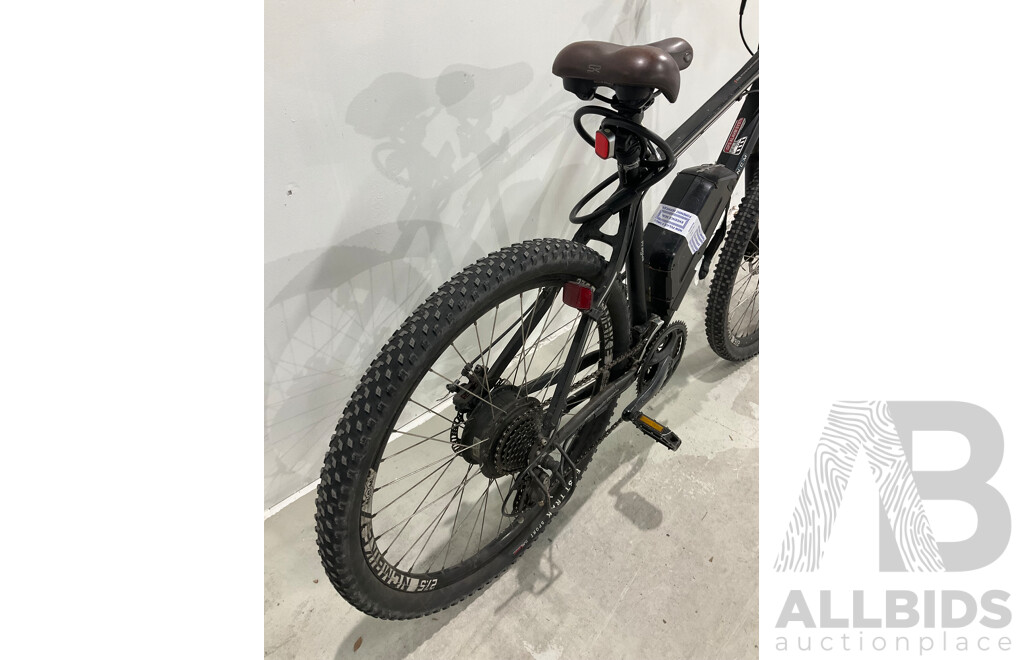 NCM Prague E-Bike (44cm Frame)