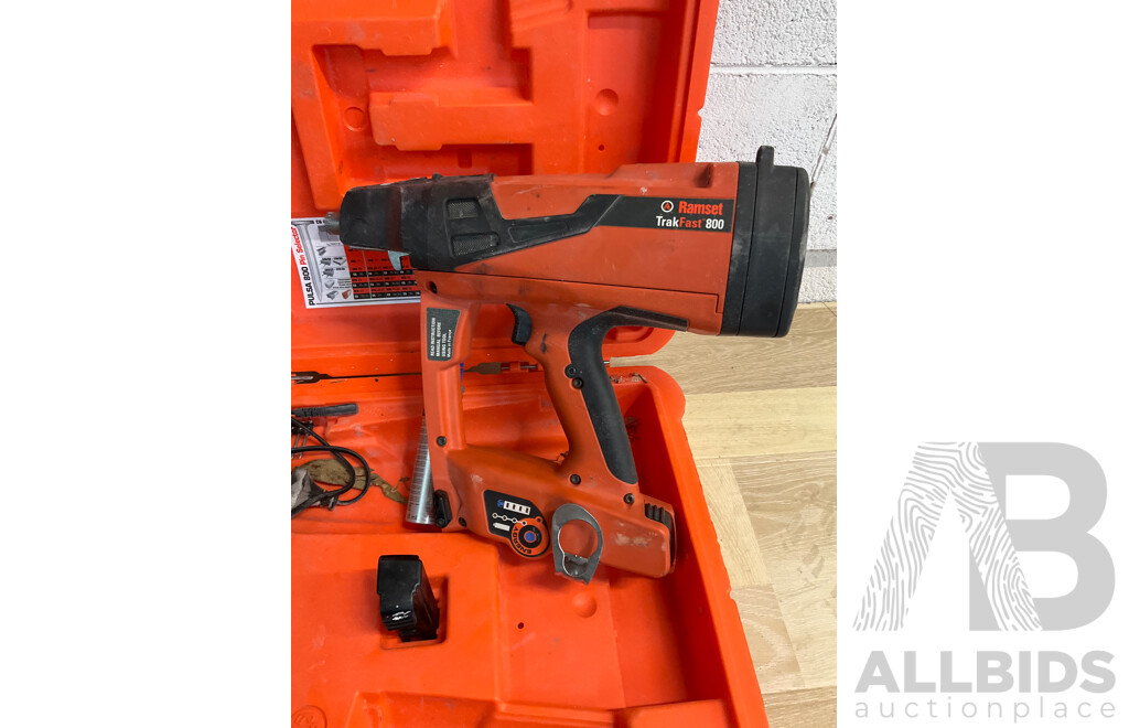 RAMSET TrakFast 800 Gas Nailer