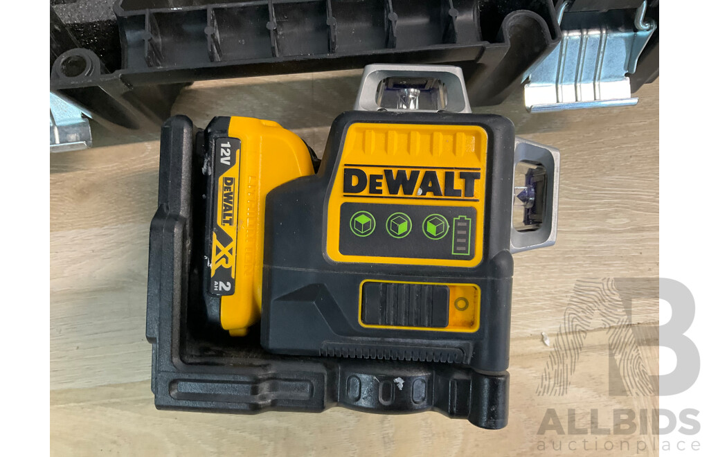 DeWalt Cordless Green Beam Line Laser Level