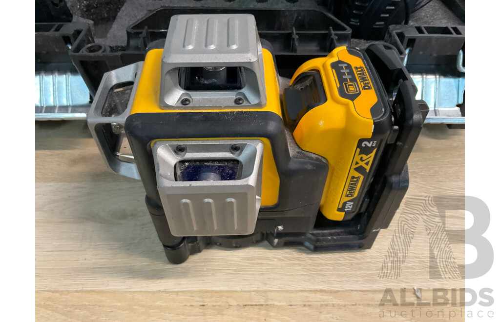 DeWalt Cordless Green Beam Line Laser Level